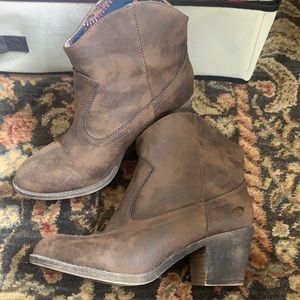 Rocket dog distressed brown ankle boots